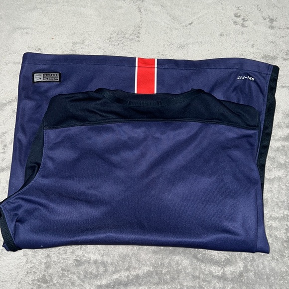 100% authentic 2015 PSG Jersey XL in BOYS !! - Picture 4 of 7